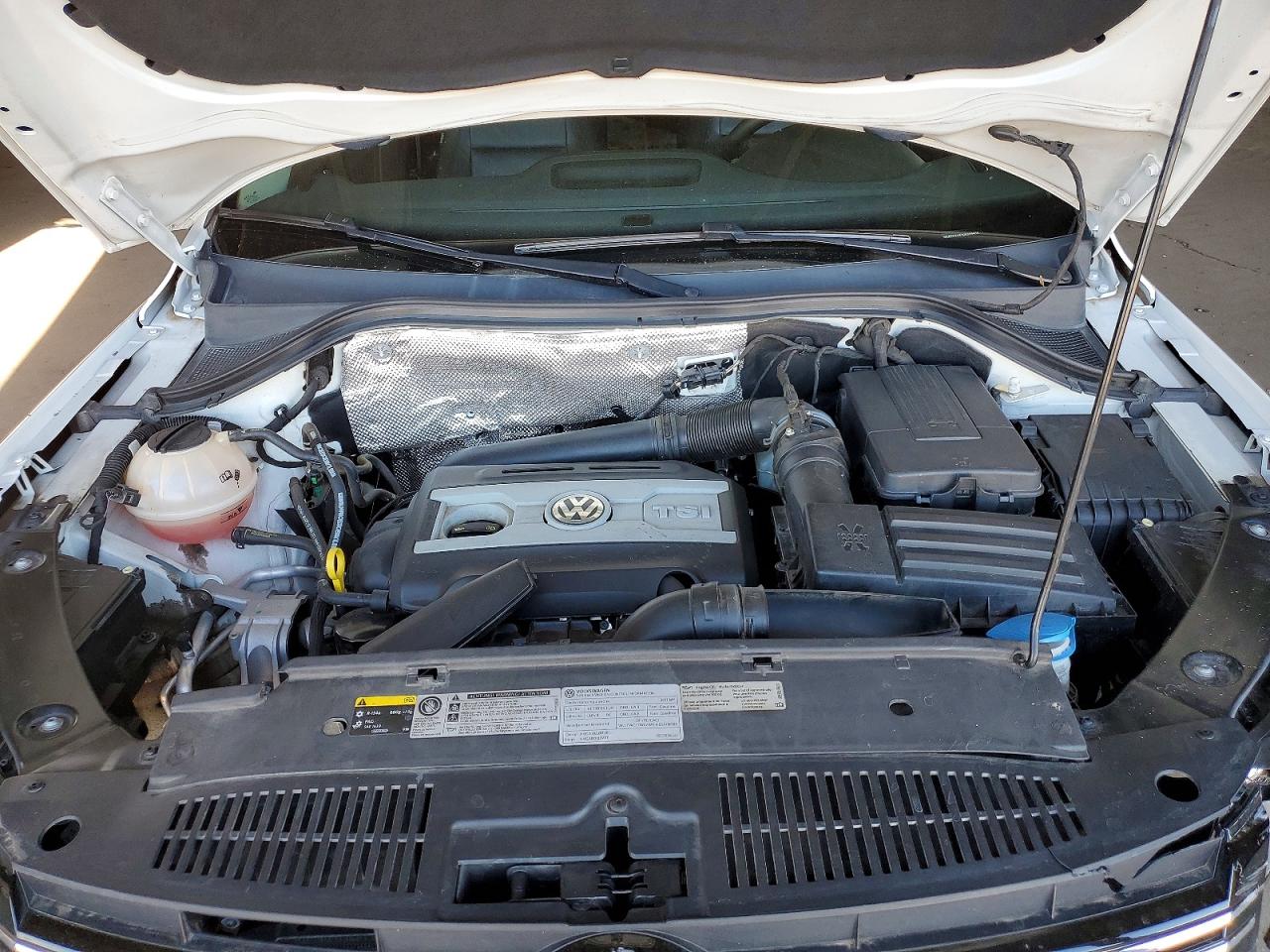 2017 VOLKSWAGEN TIGUAN SPORT photo 11
