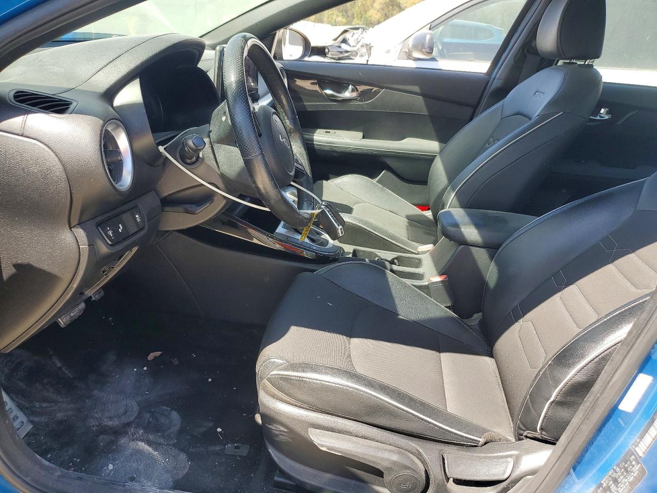 2023 KIA FORTE GT-LINE photo 13