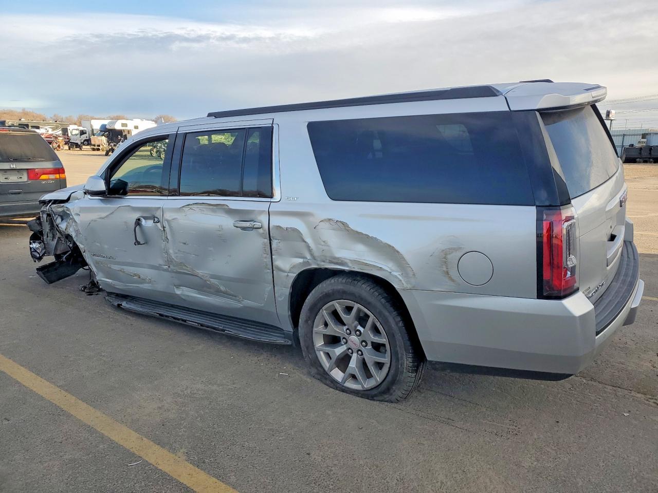 2015 GMC YUKON XL K1500 SLT photo 4