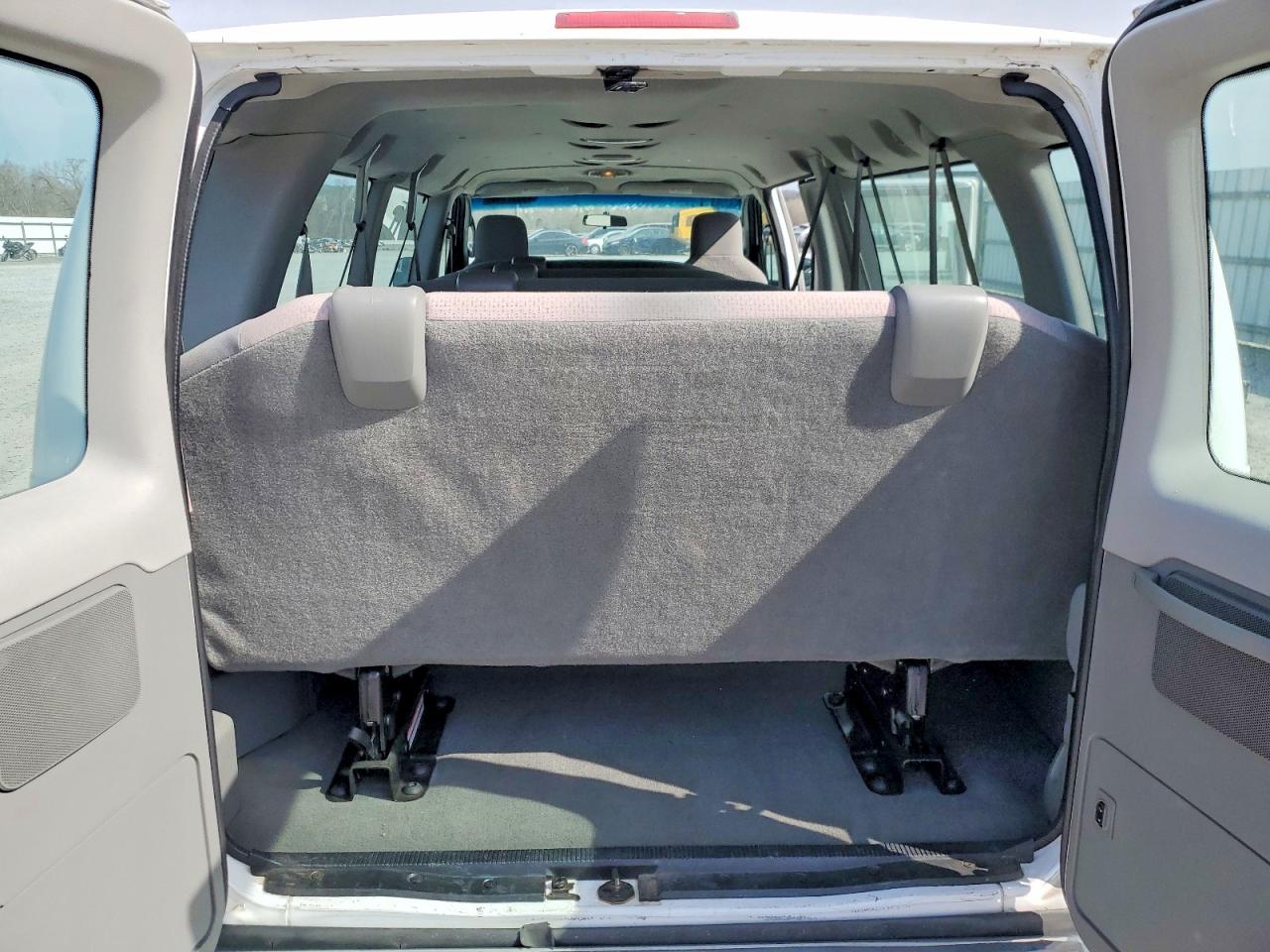 2010 FORD ECONOLINE E350 SUPER DUTY WAGON photo 10