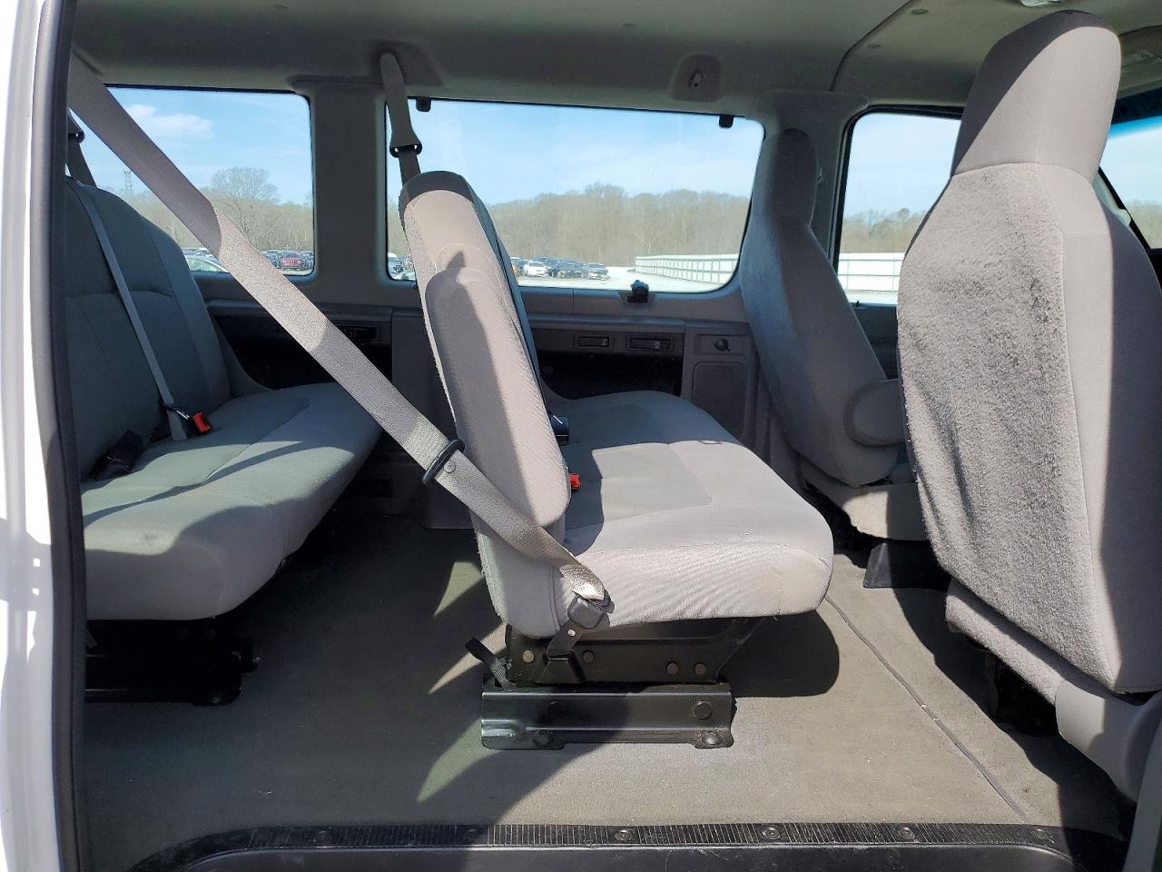 2010 FORD ECONOLINE E350 SUPER DUTY WAGON photo 11
