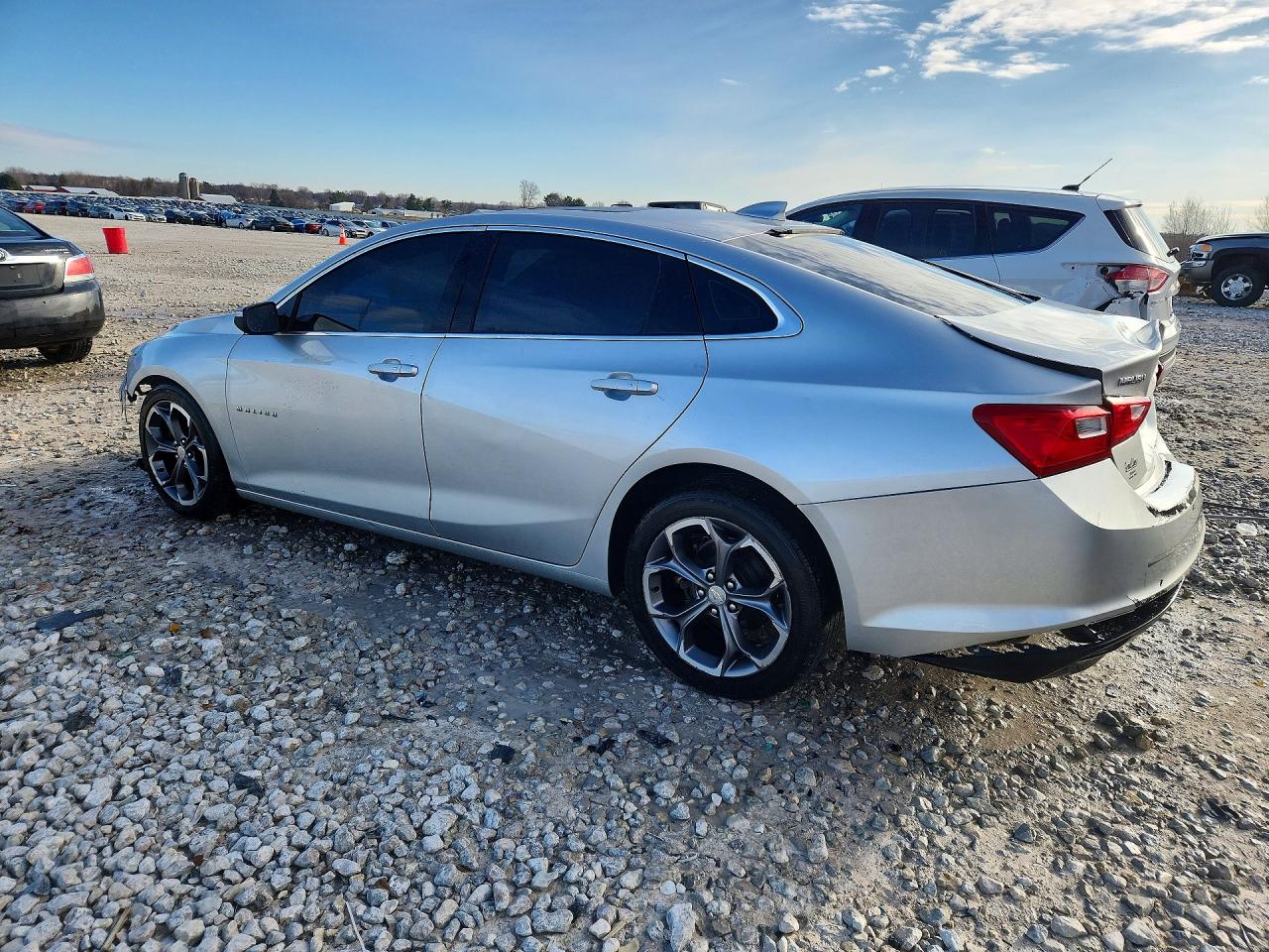 2018 CHEVROLET MALIBU LT photo 2