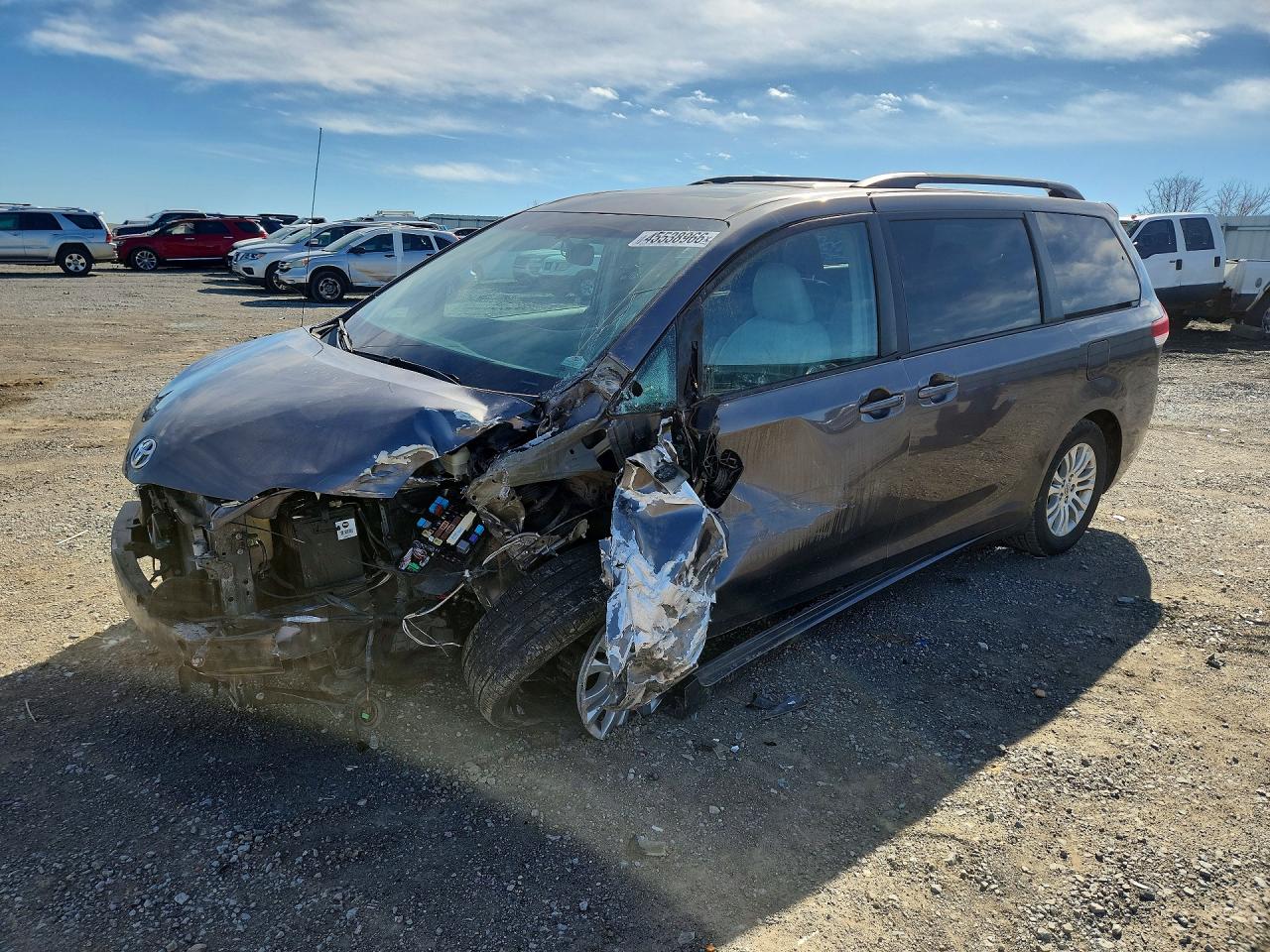 2014 TOYOTA SIENNA