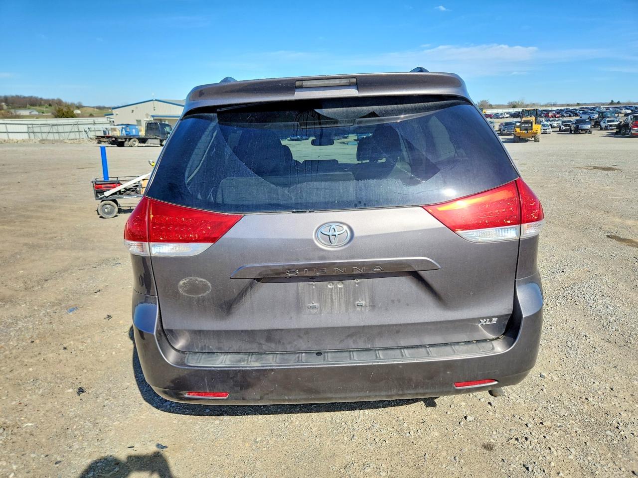 2014 TOYOTA SIENNA XLE 8-PASSENGER photo 11
