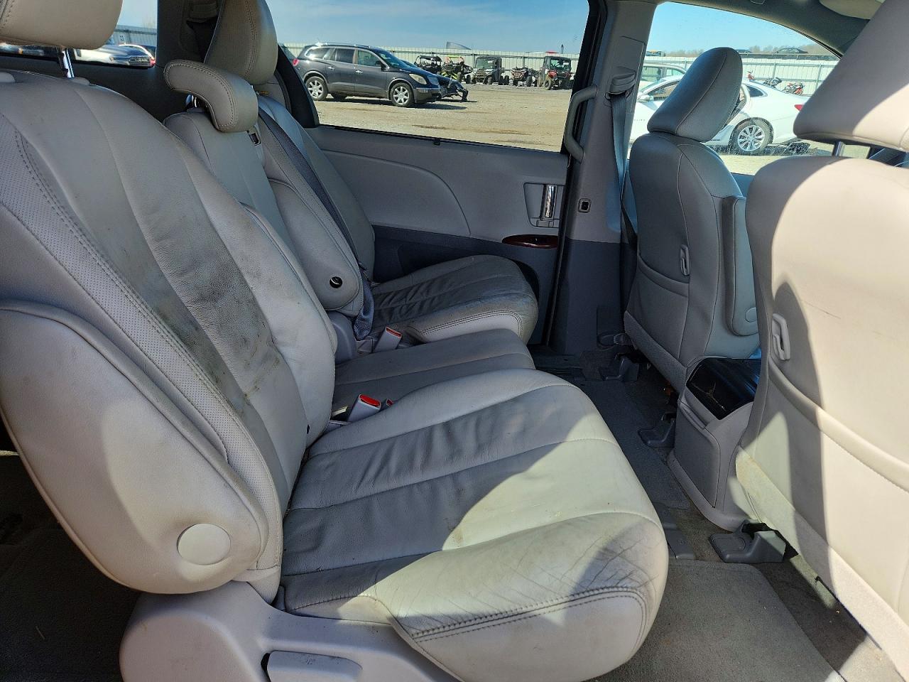 2014 TOYOTA SIENNA XLE 8-PASSENGER photo 21