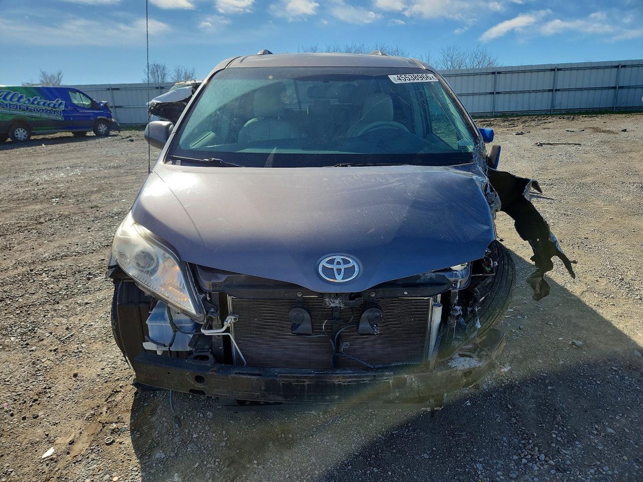 2014 TOYOTA SIENNA XLE 8-PASSENGER photo 9