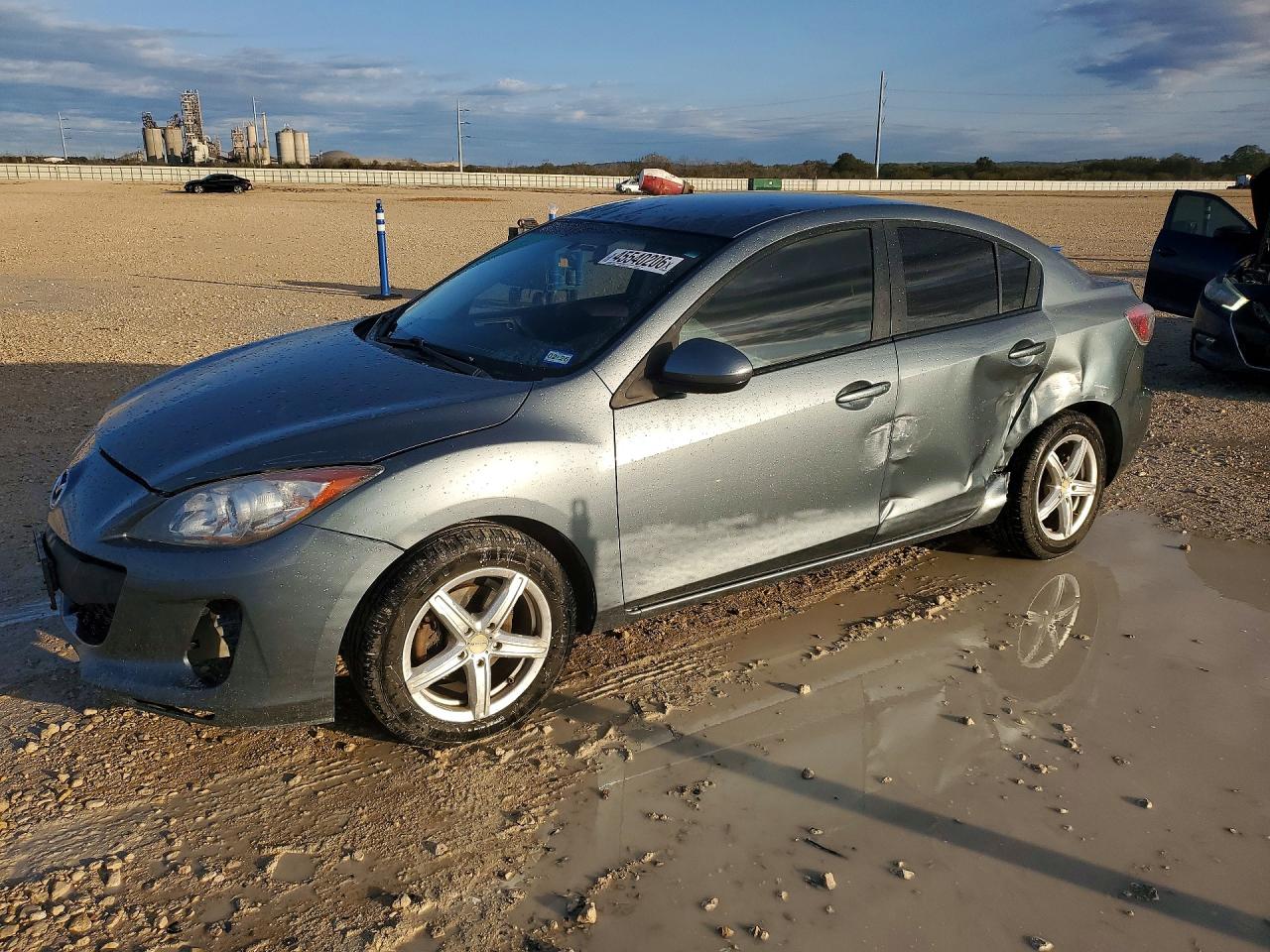 2013 MAZDA 3