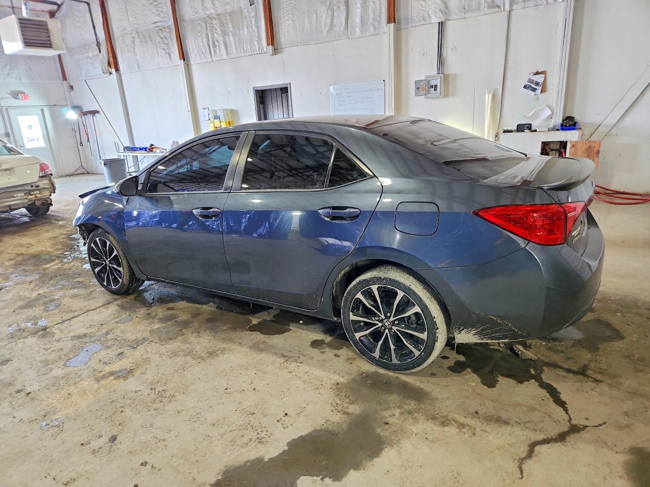 2018 TOYOTA COROLLA SE photo 3