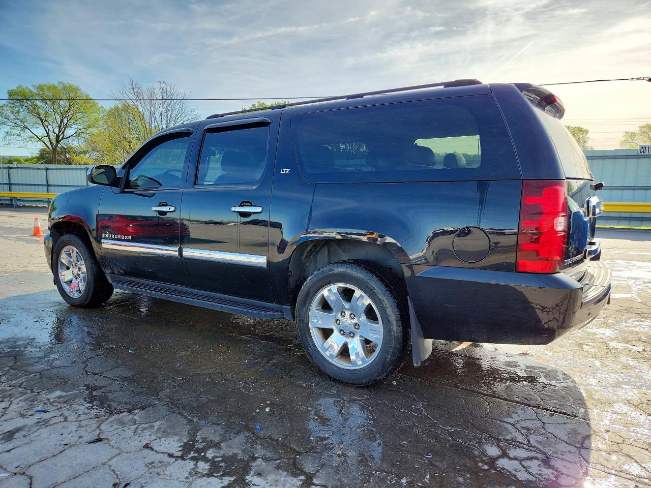 2007 CHEVROLET SUBURBAN K1500 photo 3