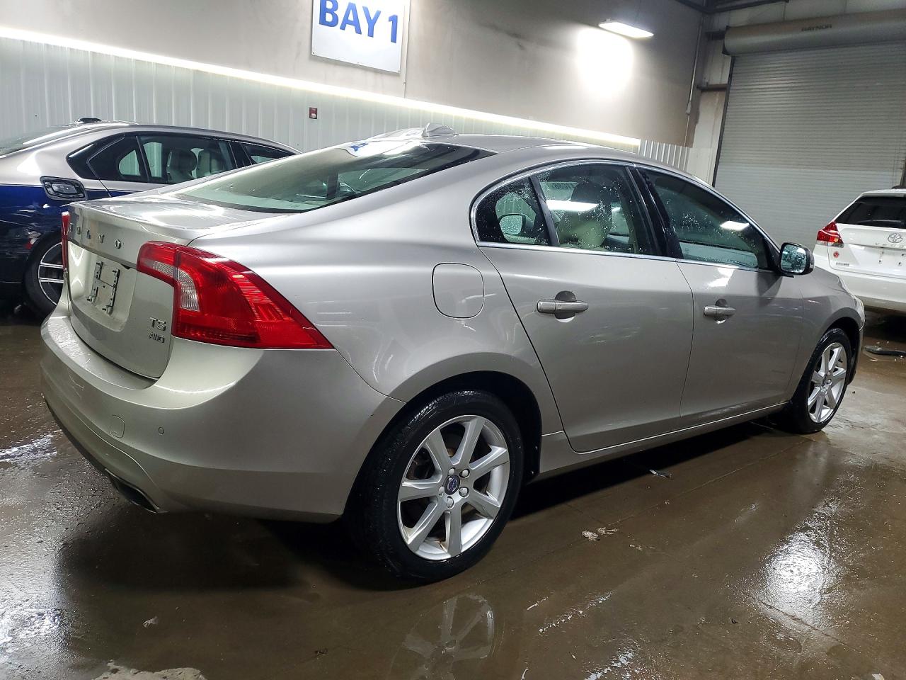 2016 VOLVO S60 PREMIER photo 3