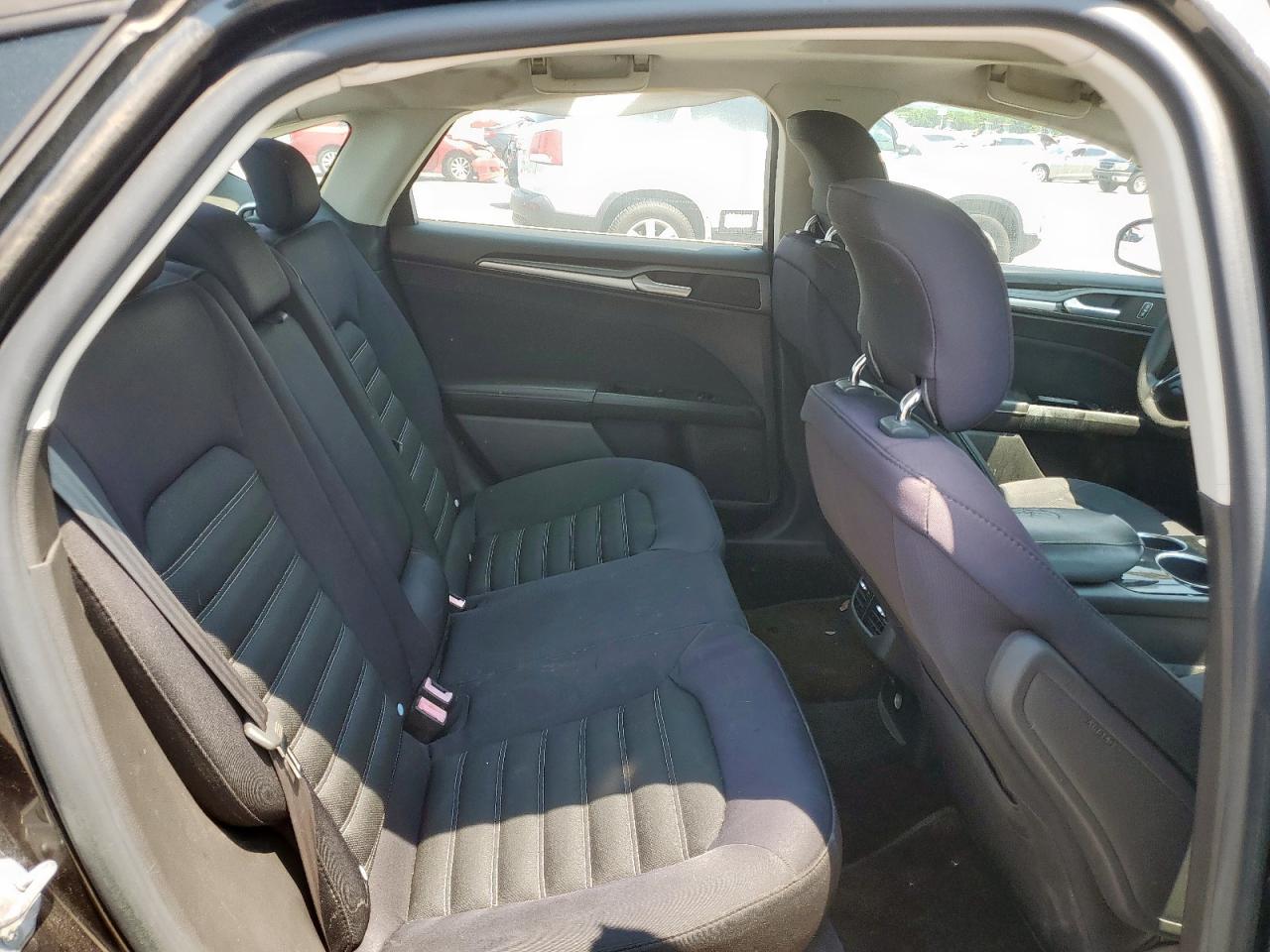 2014 FORD FUSION SE photo 33