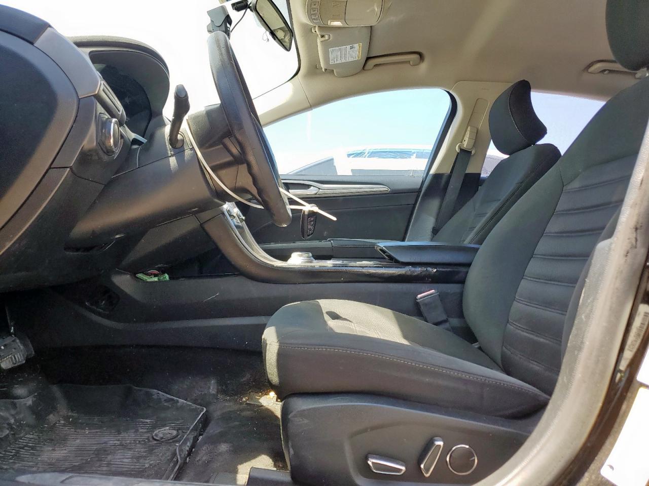 2018 FORD FUSION SE photo 11