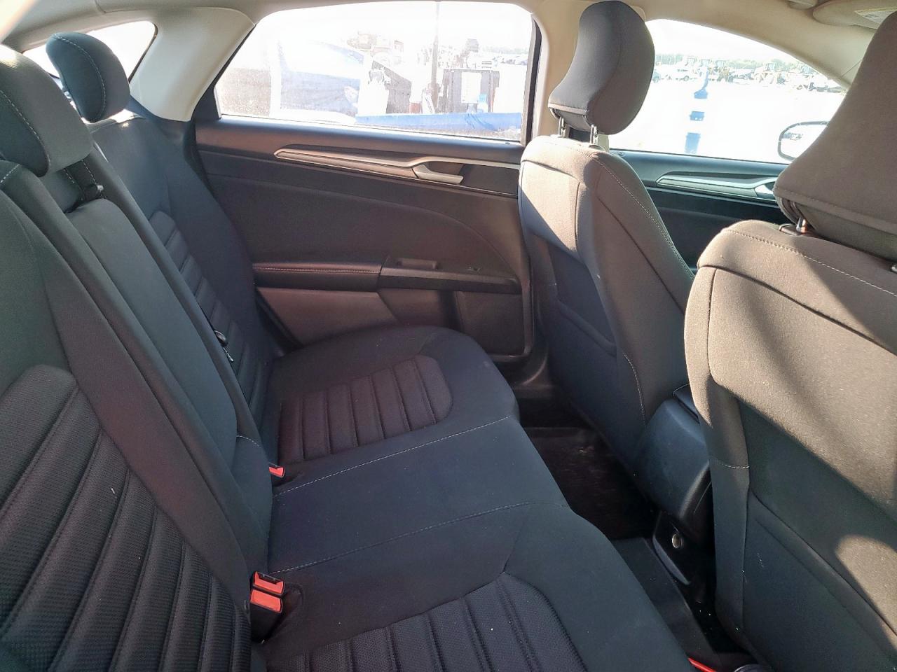 2018 FORD FUSION SE photo 17