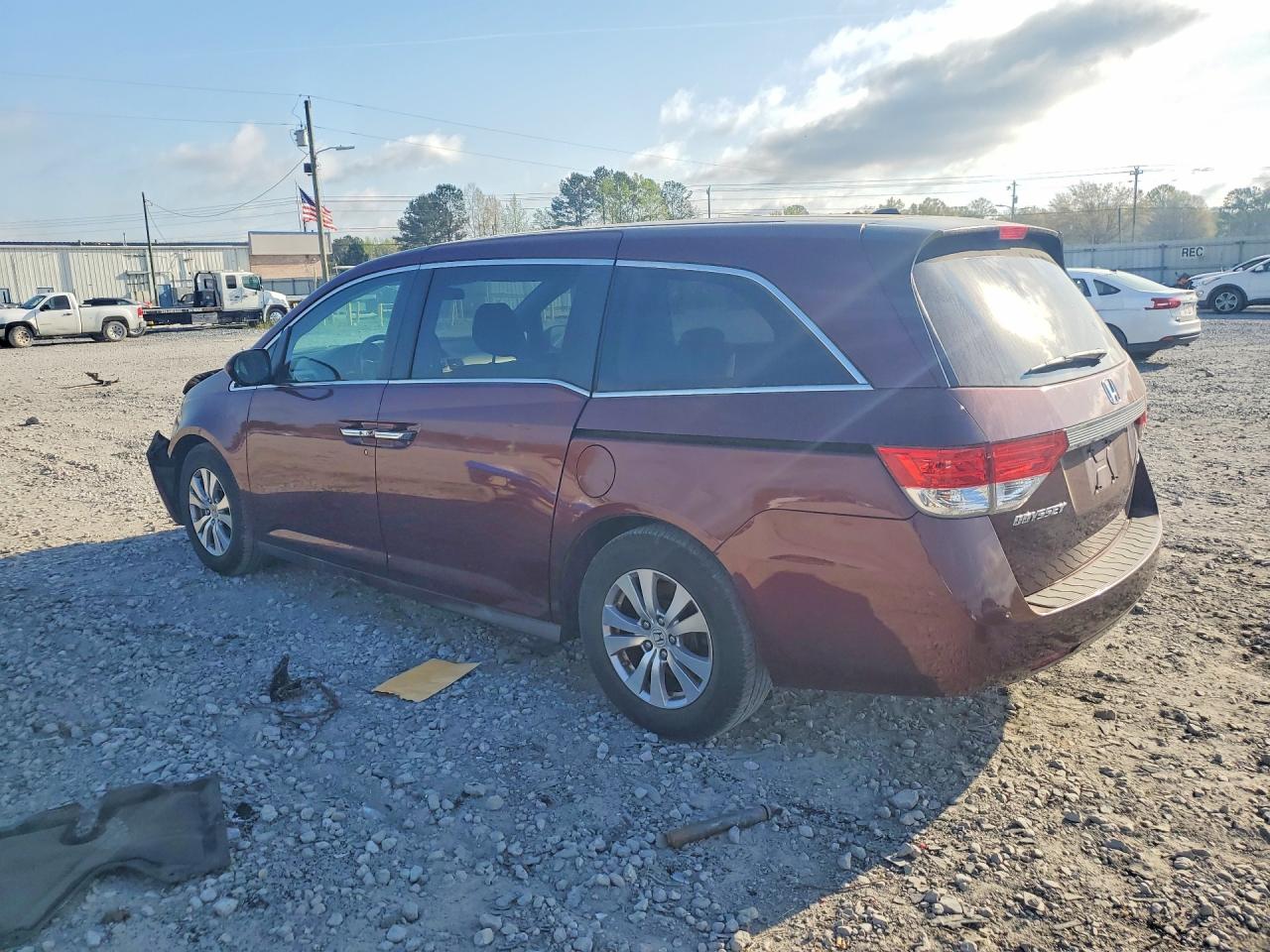 2016 HONDA ODYSSEY SE photo 2