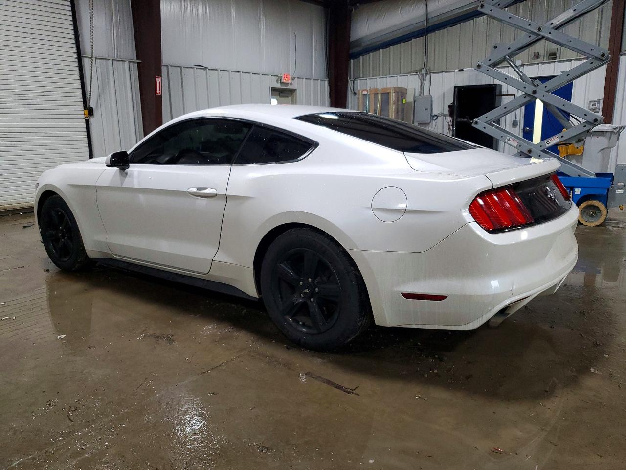 2017 FORD MUSTANG photo 3