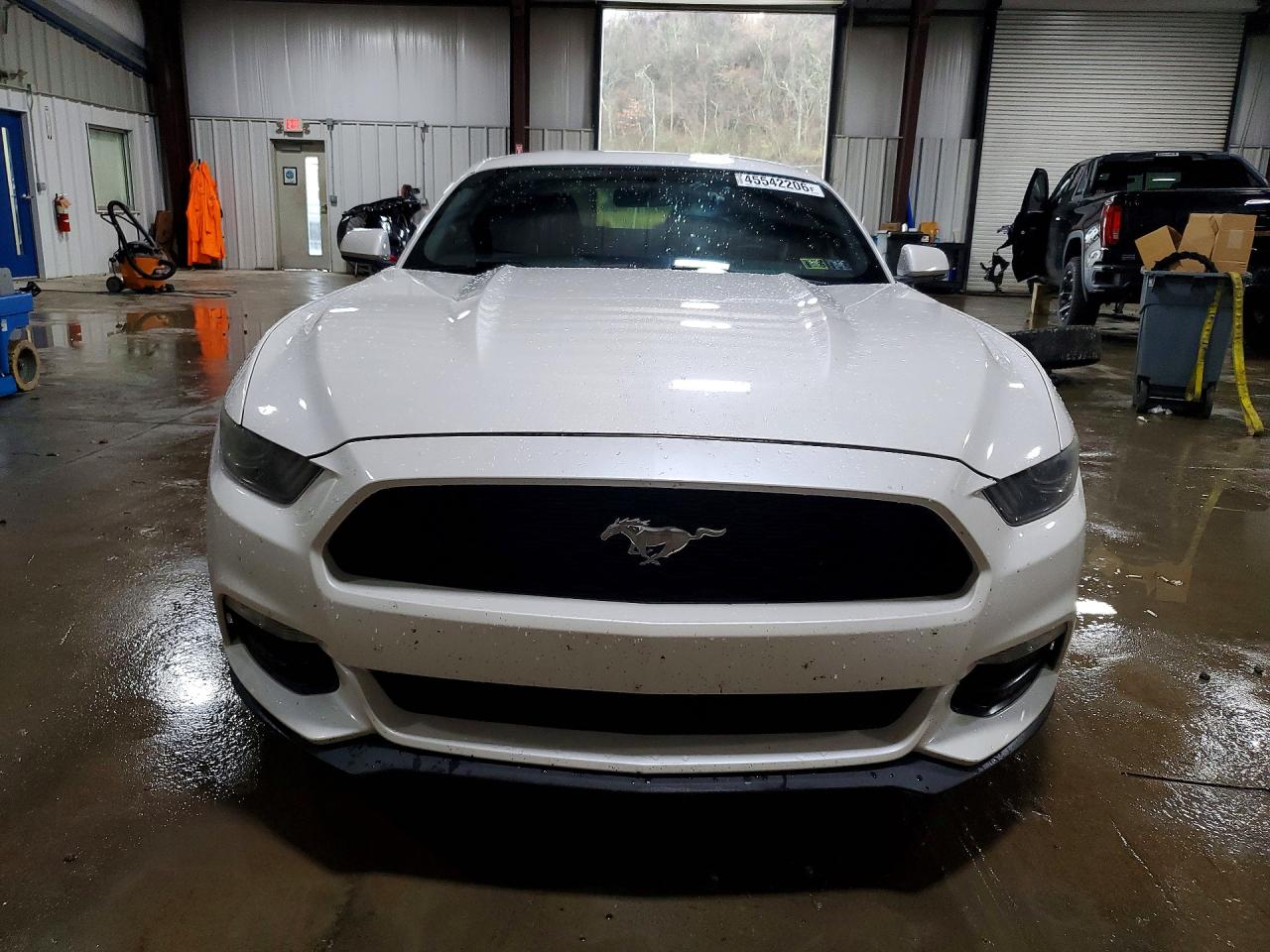 2017 FORD MUSTANG photo 9