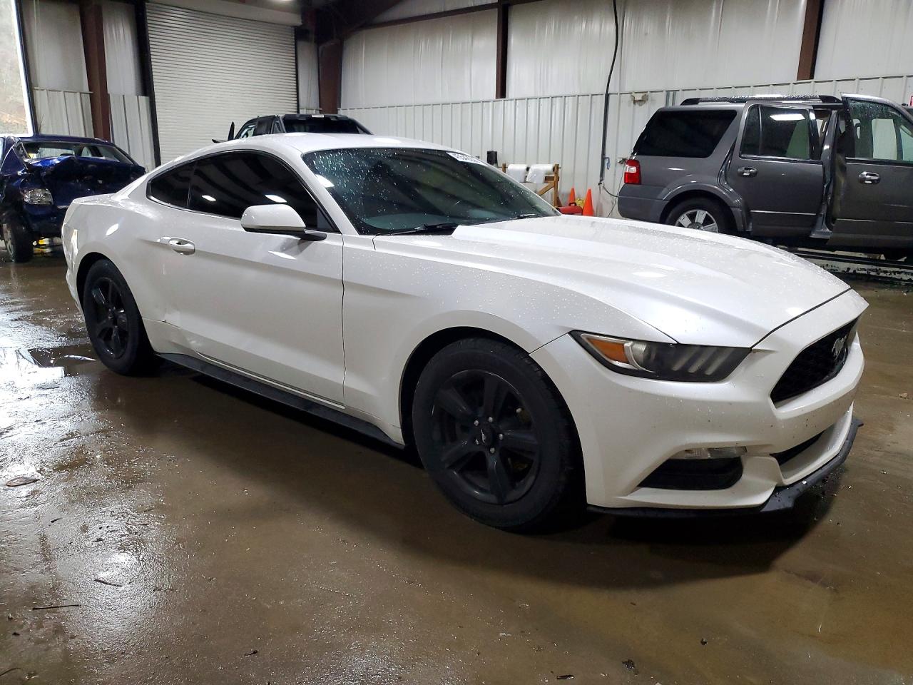 2017 FORD MUSTANG photo 7
