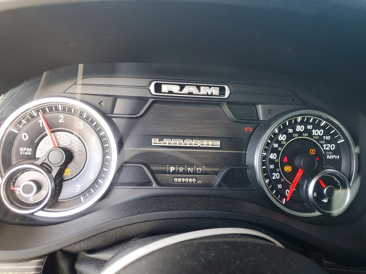 2019 RAM 1500 LARAMIE photo 9