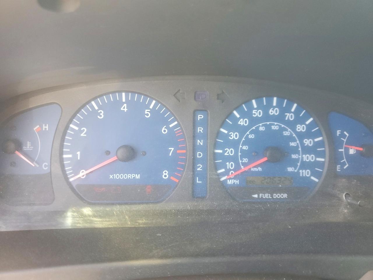 2002 TOYOTA SIENNA LE photo 9