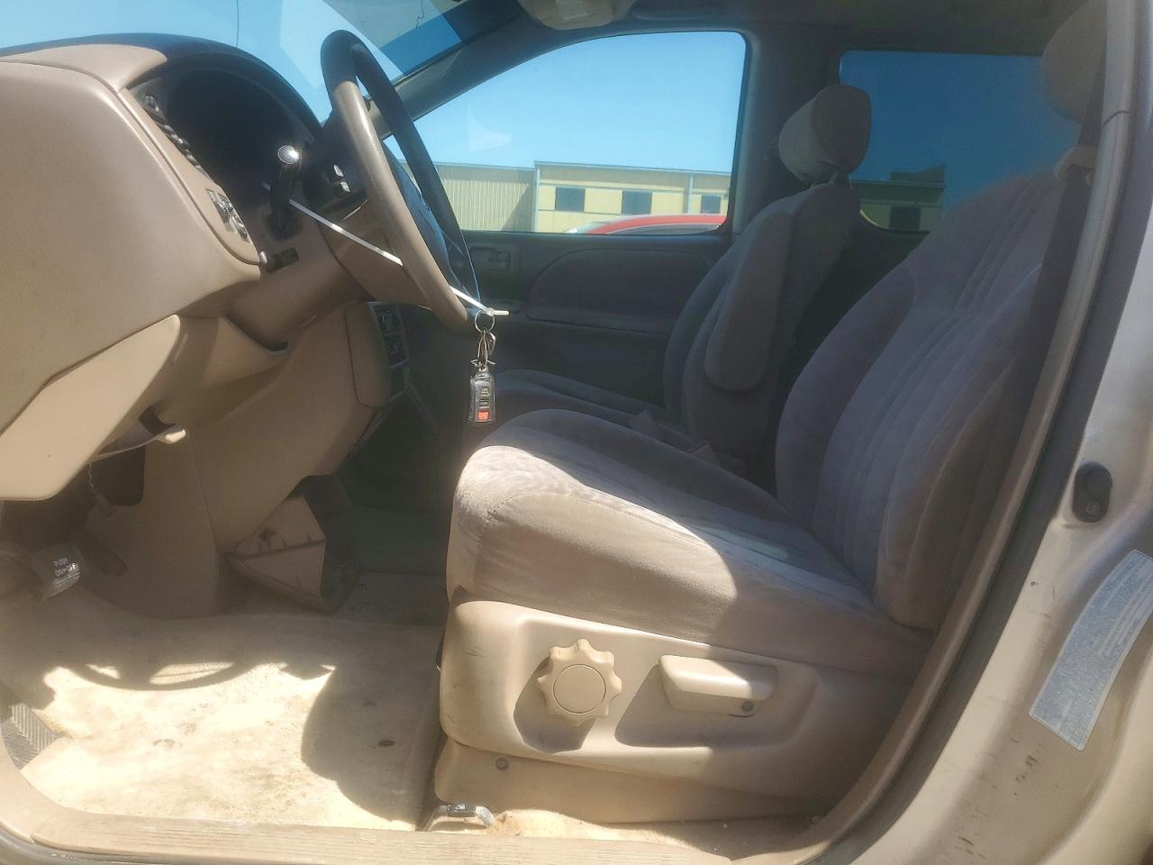 2002 TOYOTA SIENNA LE photo 7