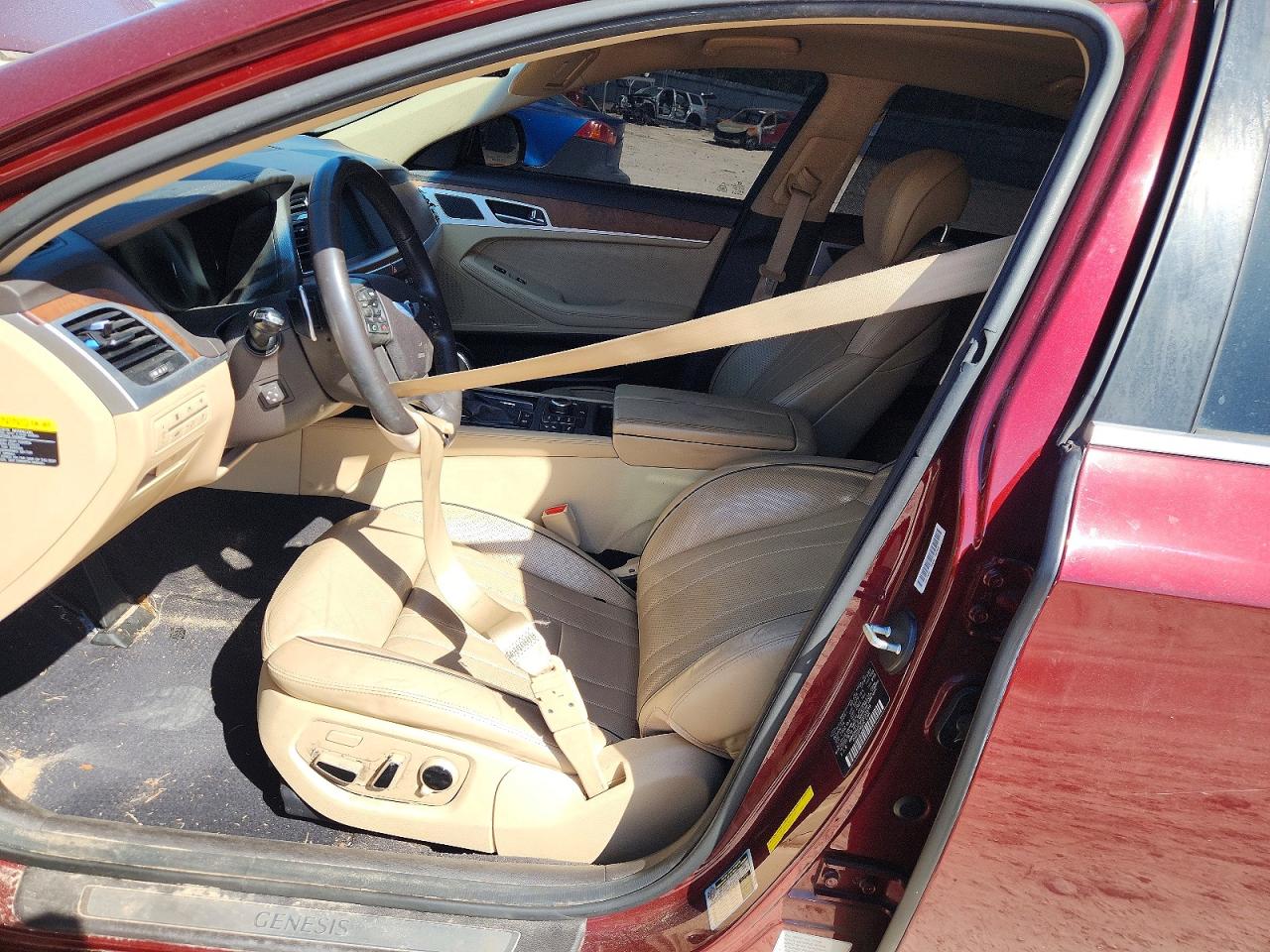 2015 HYUNDAI GENESIS 3.8L photo 13