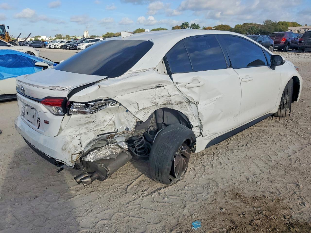 2020 TOYOTA COROLLA SE photo 3