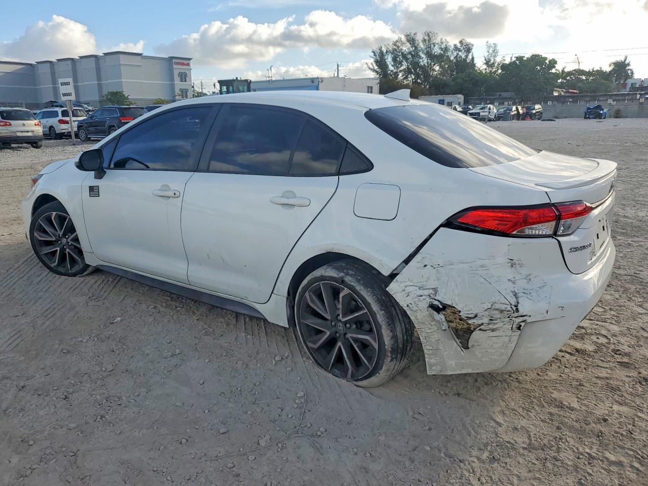 2020 TOYOTA COROLLA SE photo 2