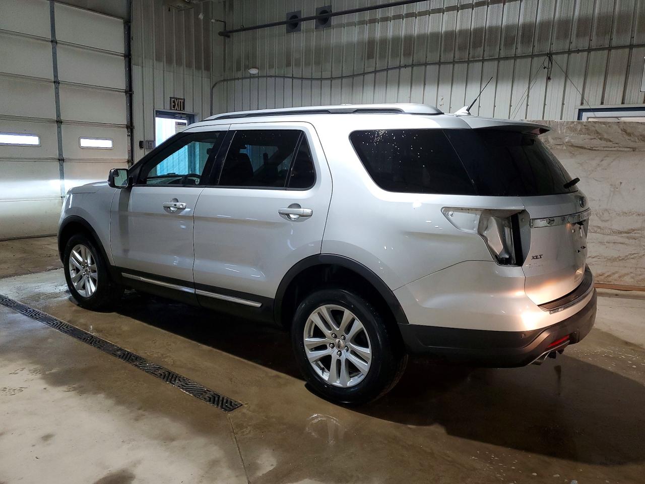 2018 FORD EXPLORER XLT photo 2