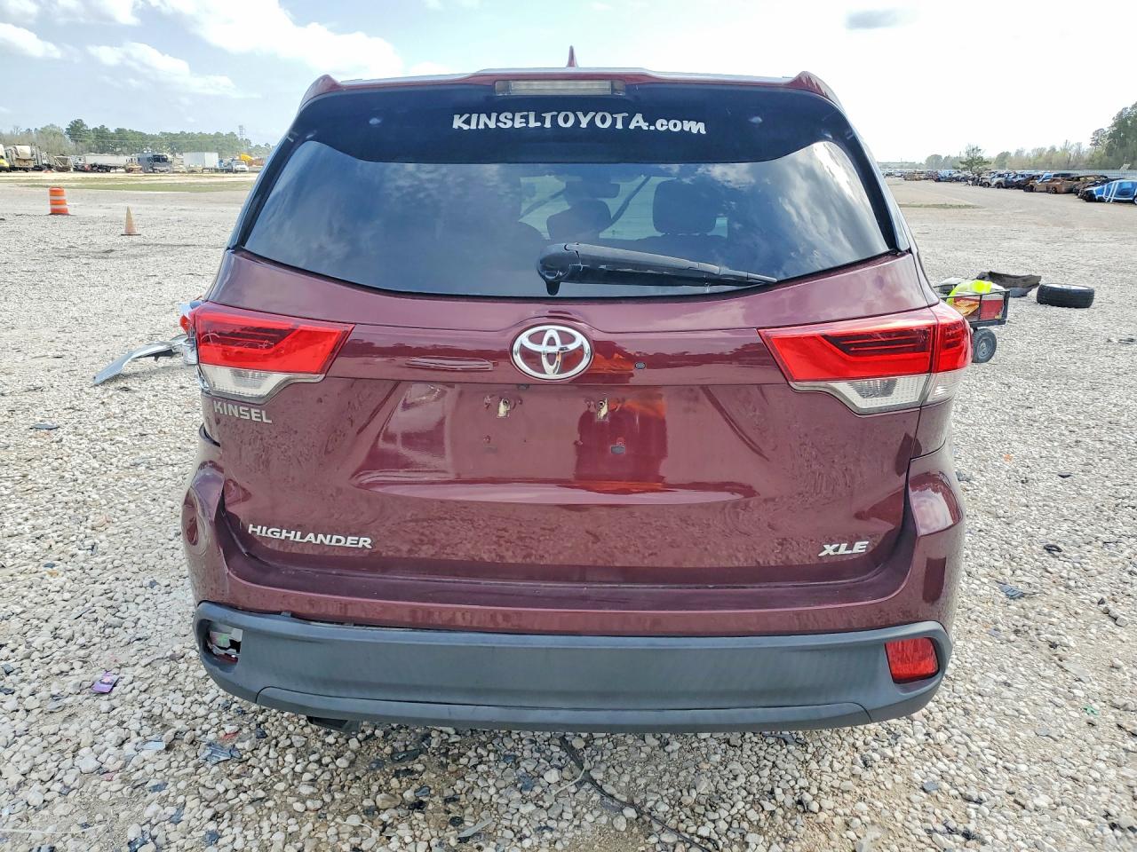 2019 TOYOTA HIGHLANDER XLE photo 11