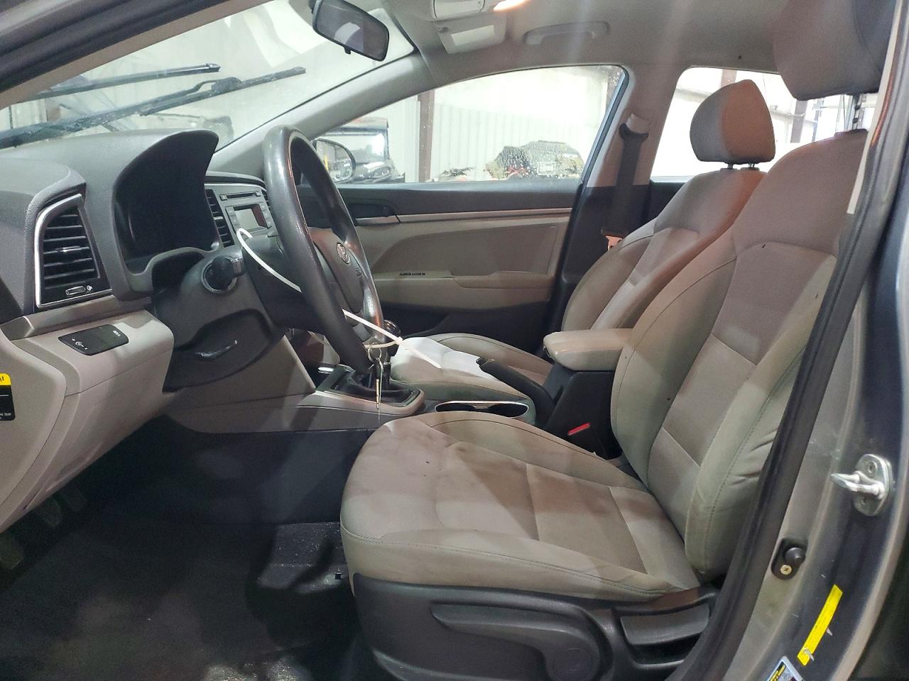 2017 HYUNDAI ELANTRA SE photo 7