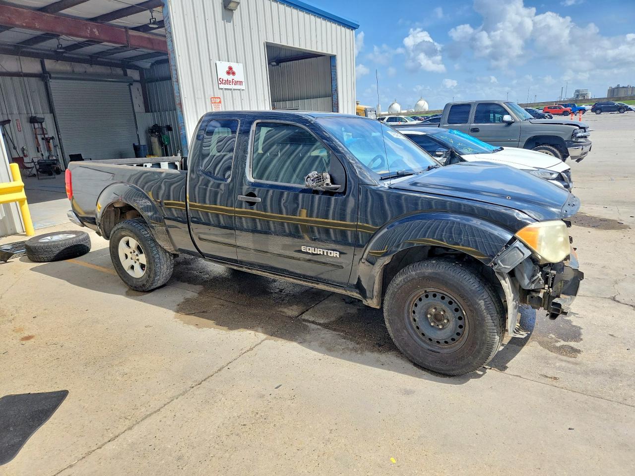 2009 SUZUKI EQUATOR BASE photo 4