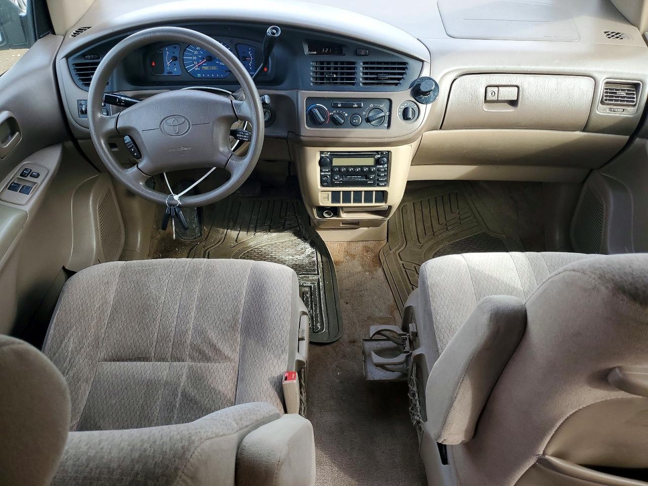 2002 TOYOTA SIENNA CE photo 8