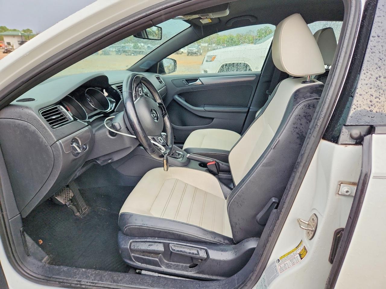 2016 VOLKSWAGEN JETTA SPORT photo 7