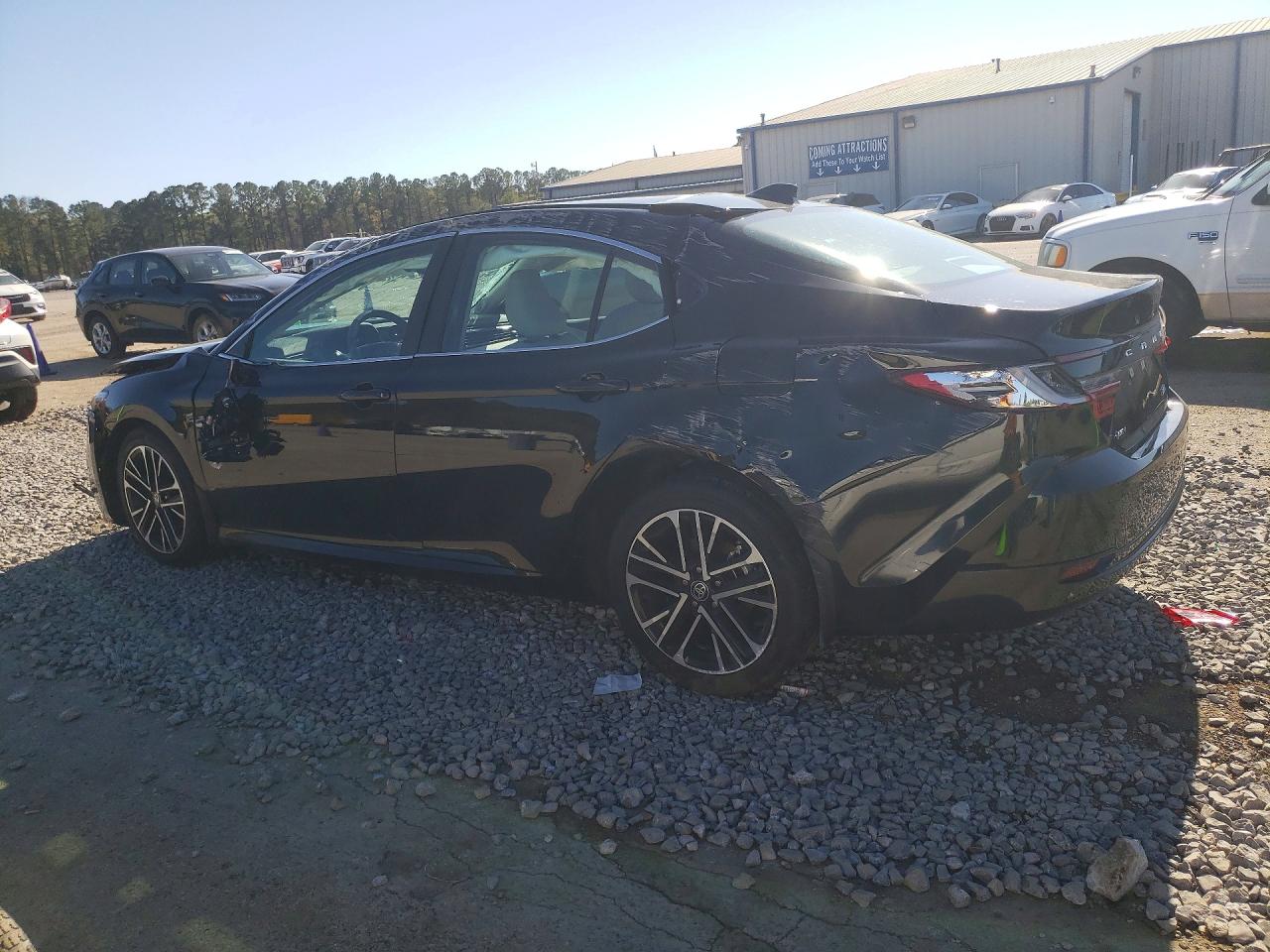 2026 TOYOTA CAMRY XLE photo 2