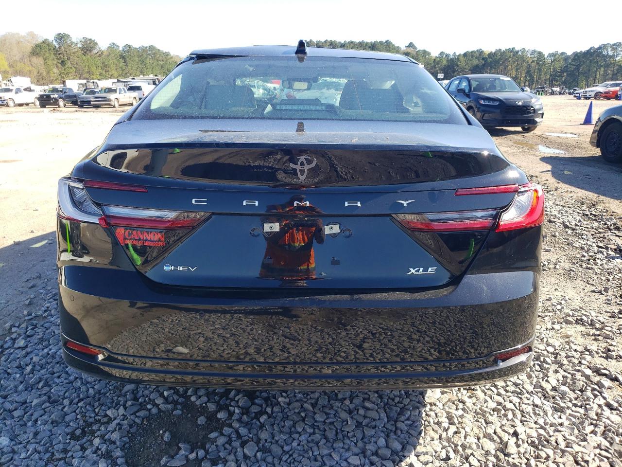 2026 TOYOTA CAMRY XLE photo 6