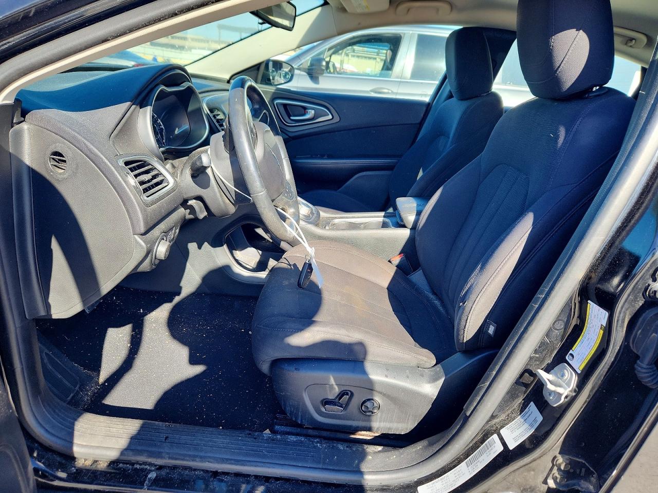 2015 CHRYSLER 200 LIMITED photo 7