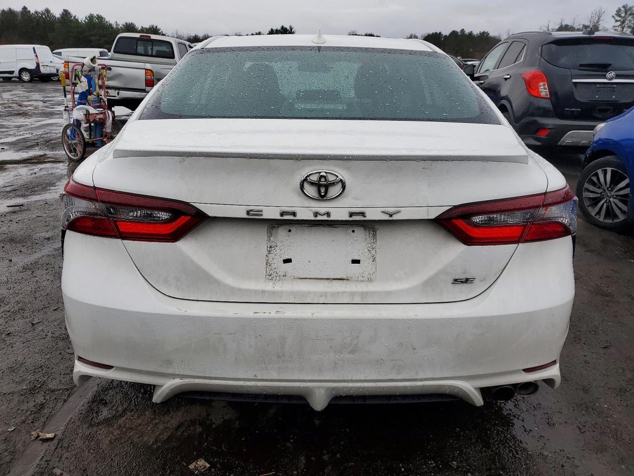 2021 TOYOTA CAMRY SE photo 16