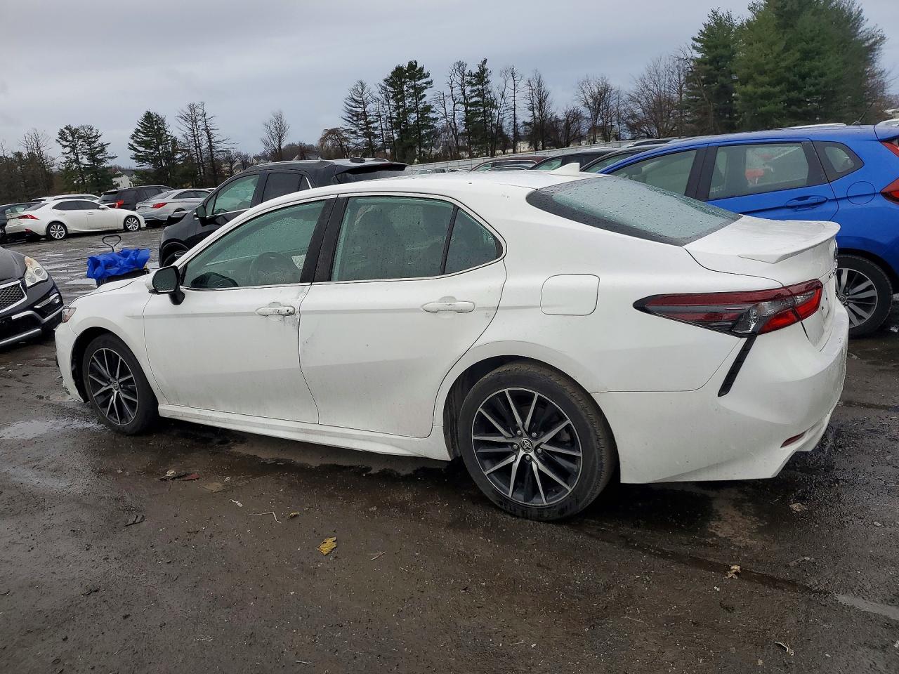 2021 TOYOTA CAMRY SE photo 4
