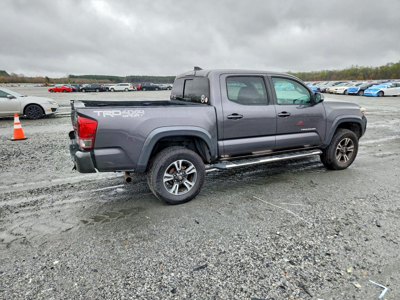 2017 TOYOTA TACOMA TRD SPORT photo 3