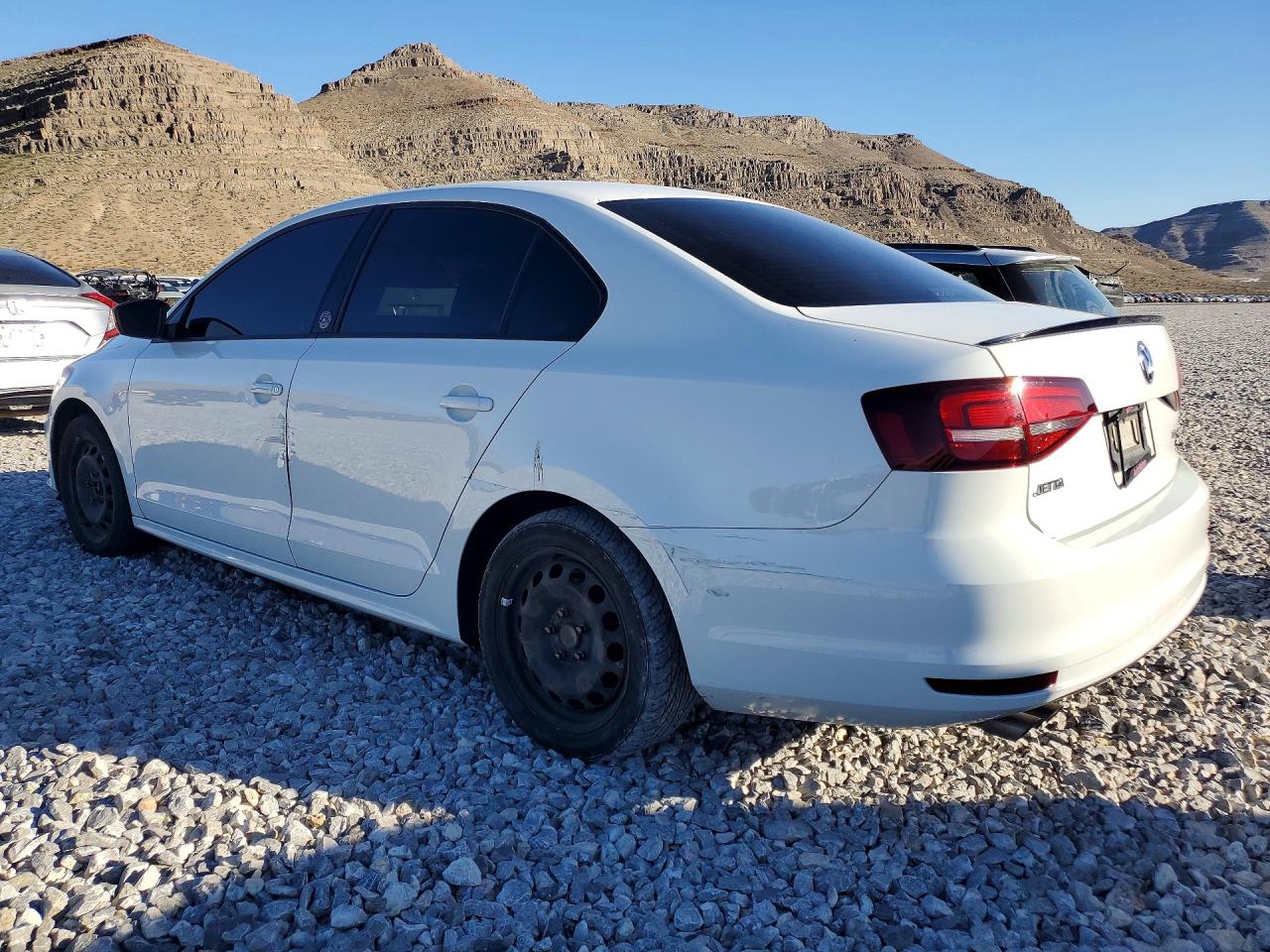 2018 VOLKSWAGEN JETTA SE photo 3