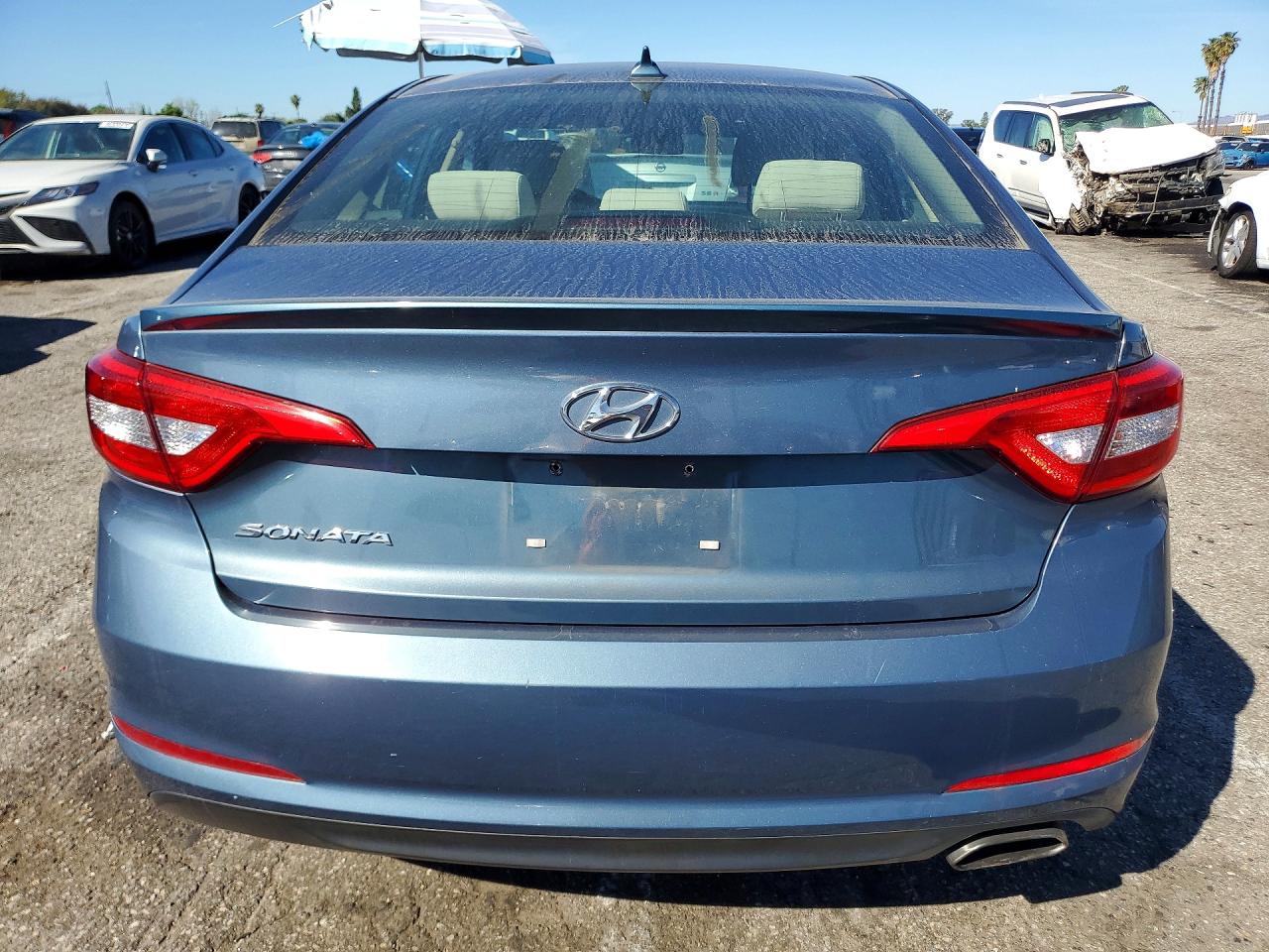 2015 HYUNDAI SONATA SE photo 11
