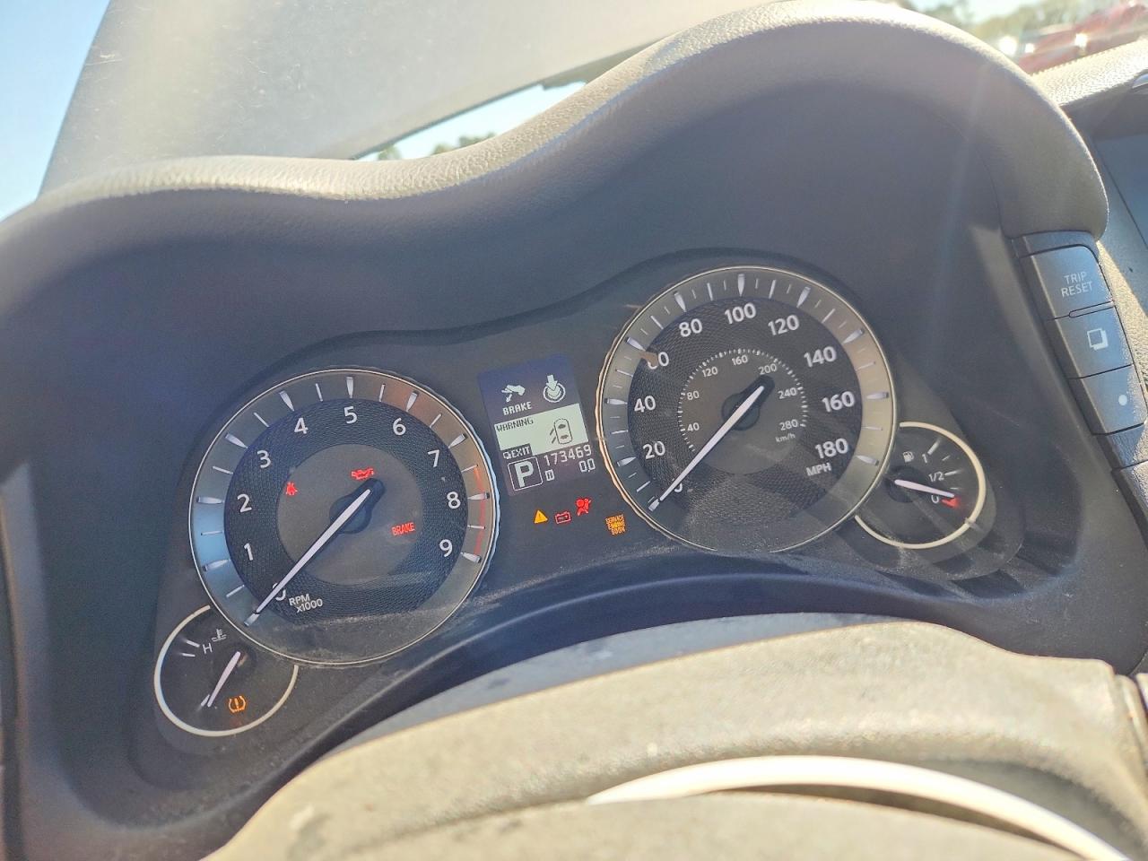 2011 INFINITI M37 BASE photo 17