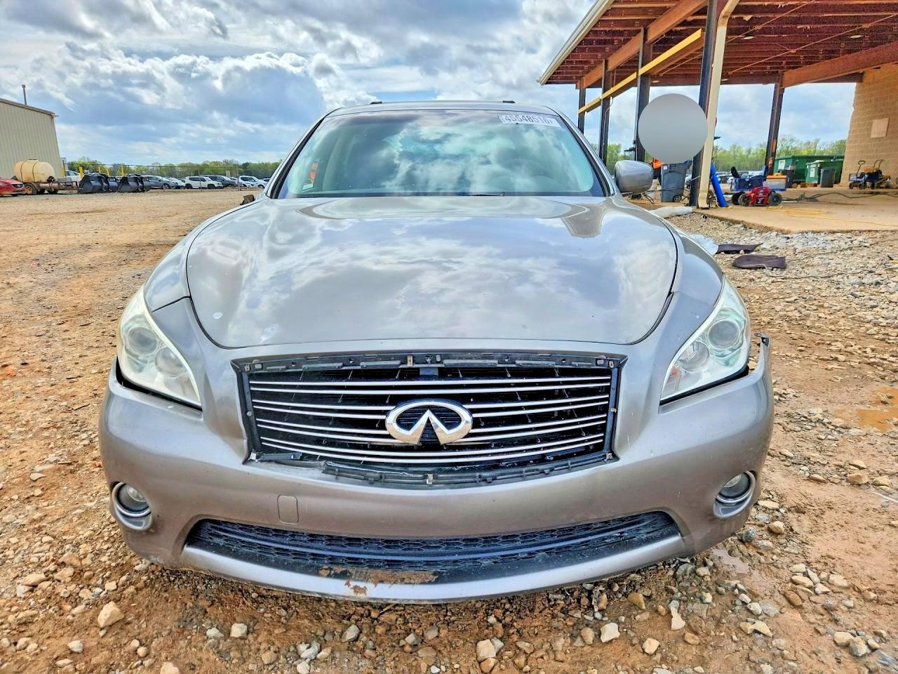 2011 INFINITI M37 BASE photo 9