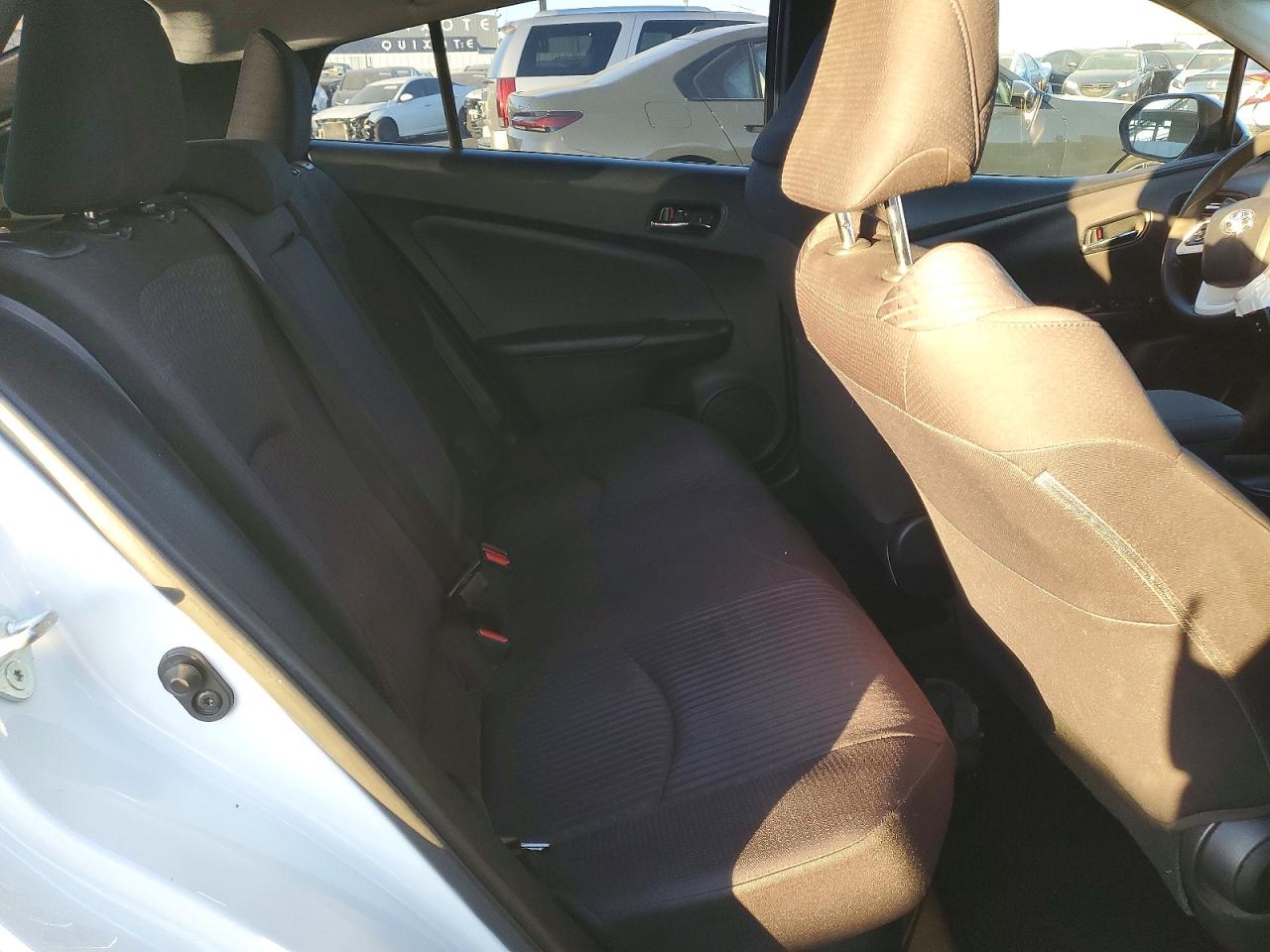 2018 TOYOTA PRIUS ONE photo 19