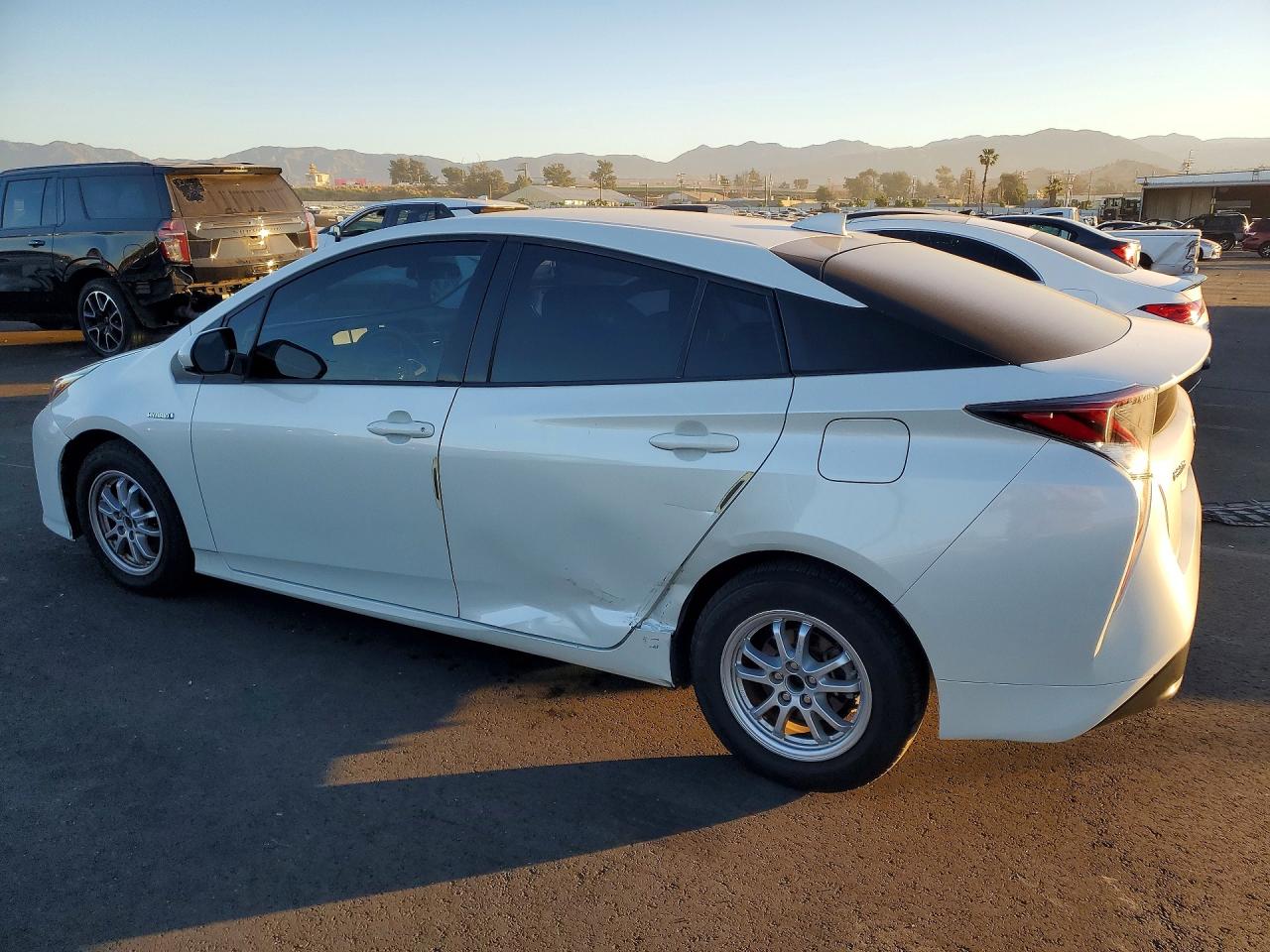 2018 TOYOTA PRIUS ONE photo 3