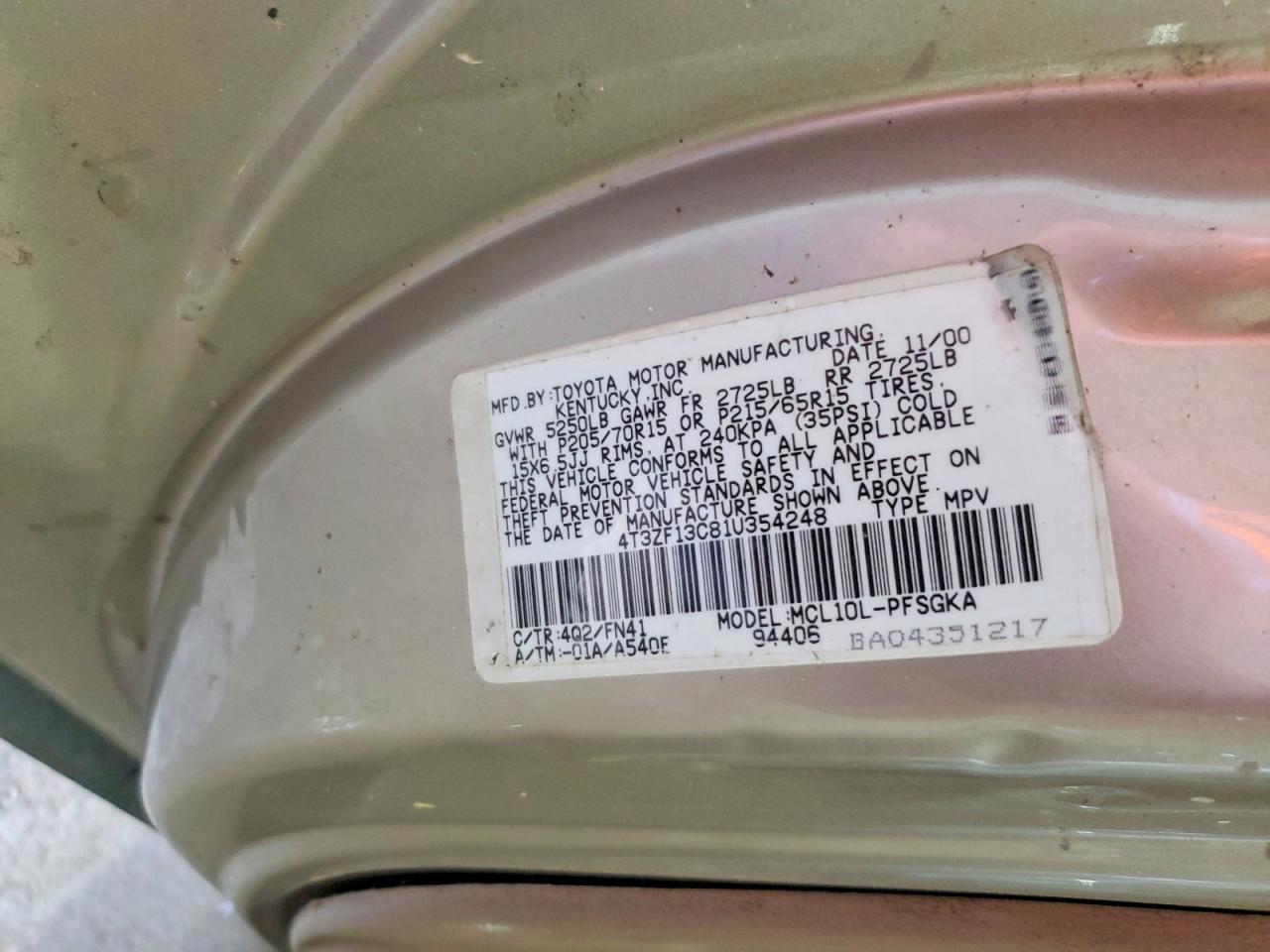 2001 TOYOTA SIENNA LE photo 40