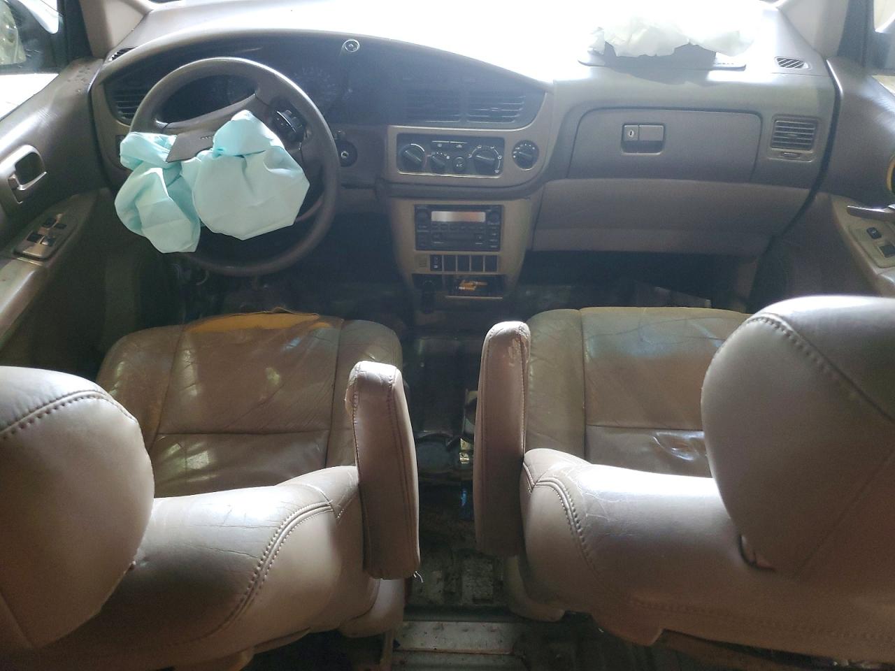 2001 TOYOTA SIENNA LE photo 22