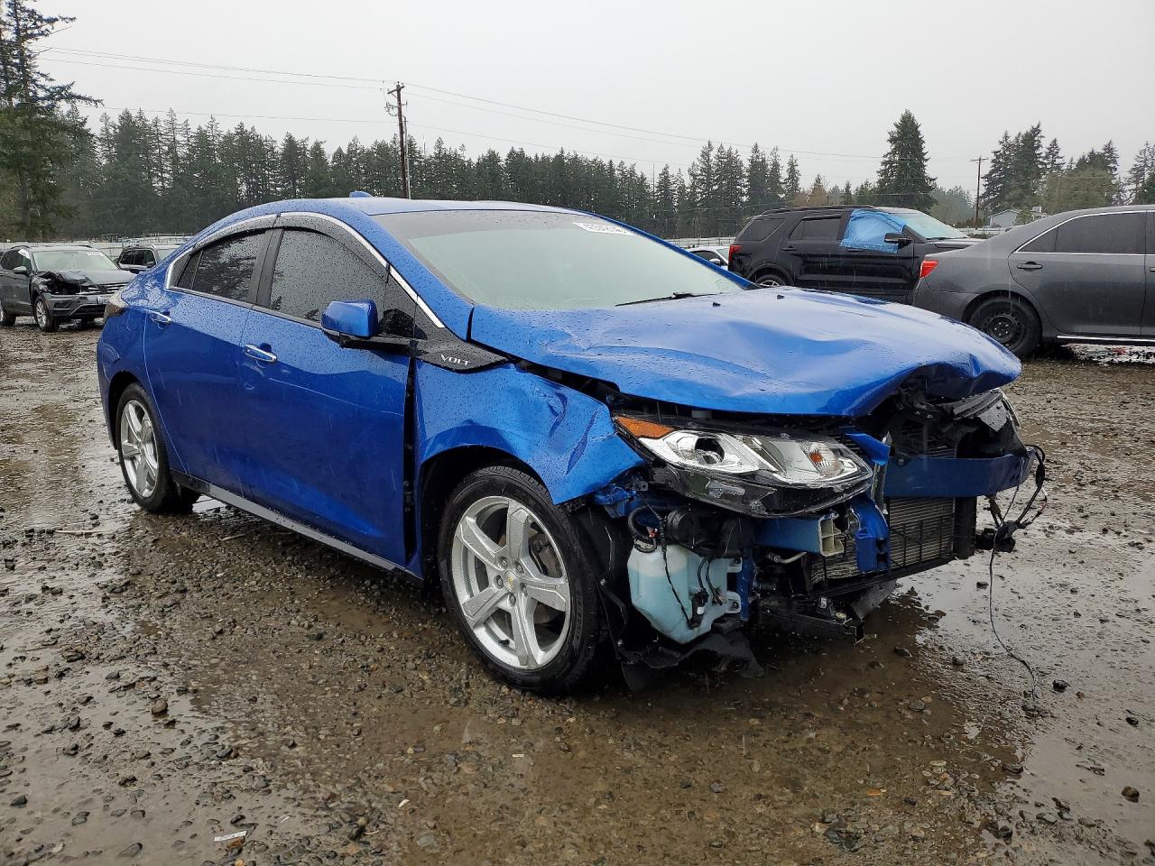 2017 CHEVROLET VOLT LT photo 4