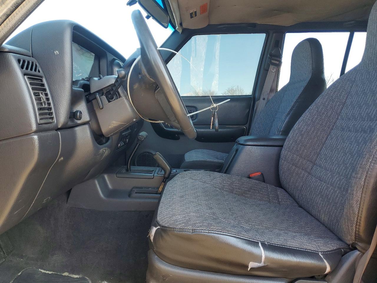 1999 JEEP CHEROKEE SPORT photo 13