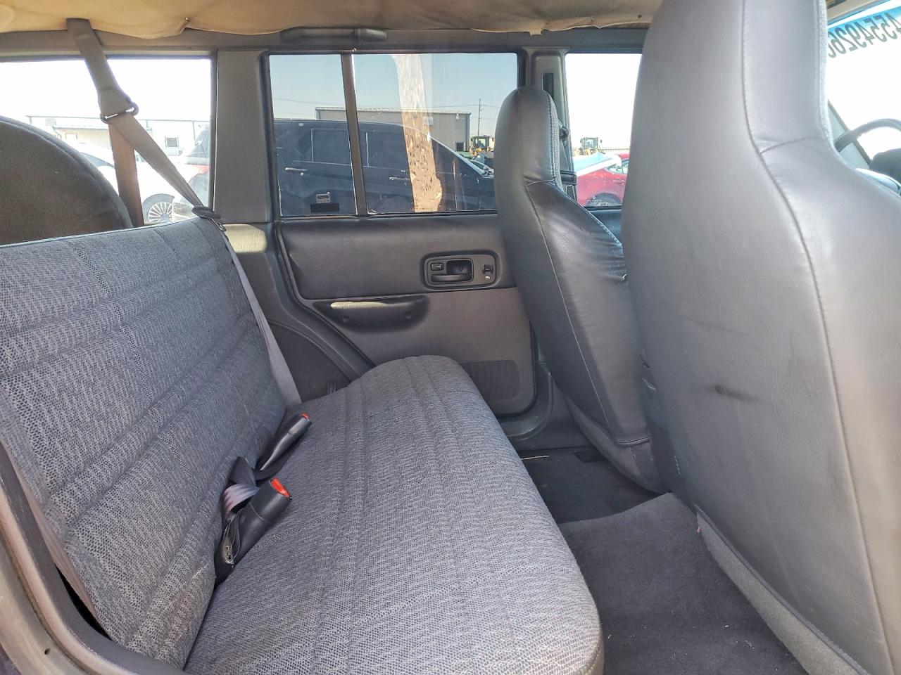 1999 JEEP CHEROKEE SPORT photo 21